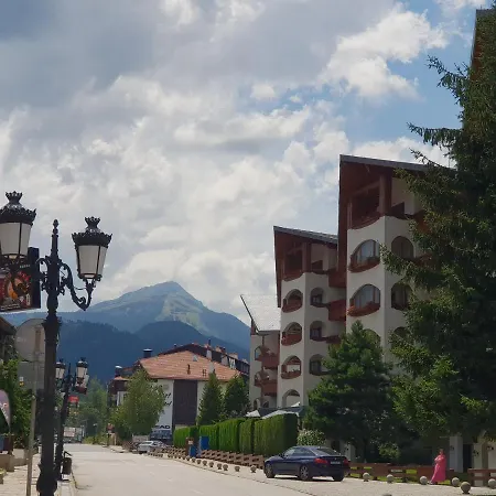 아파트 дупката на чичо кърт On The Gondola Main Ski Lift *