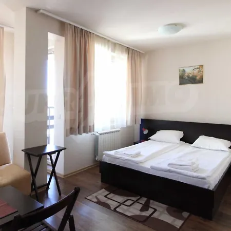 дупката на чичо кърт On The Gondola Main Ski Lift Apartment *