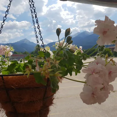 Apartment дупката на чичо кърт On The Gondola Main Ski Lift