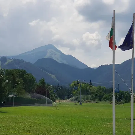 дупката на чичо кърт On The Gondola Main Ski Lift Apartment Bansko