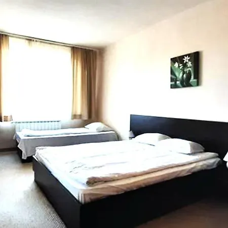 дупката на чичо кърт On The Gondola Main Ski Lift Apartment *